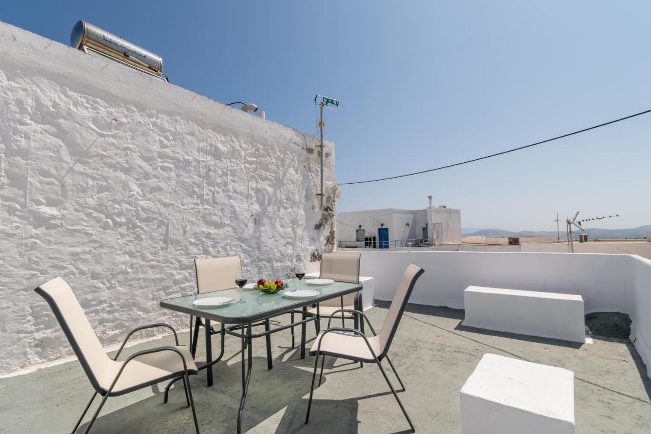Blue Sky In Plaka Holiday home